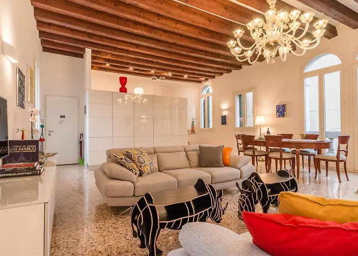 Apartment Gallery House *