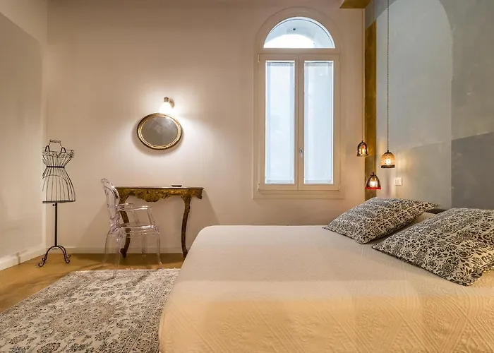 Gallery House Apartment