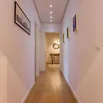 Gallery House アパート *