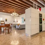 アパート Gallery House ヴェネツィア