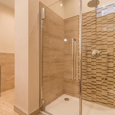 Gallery House * ונציה